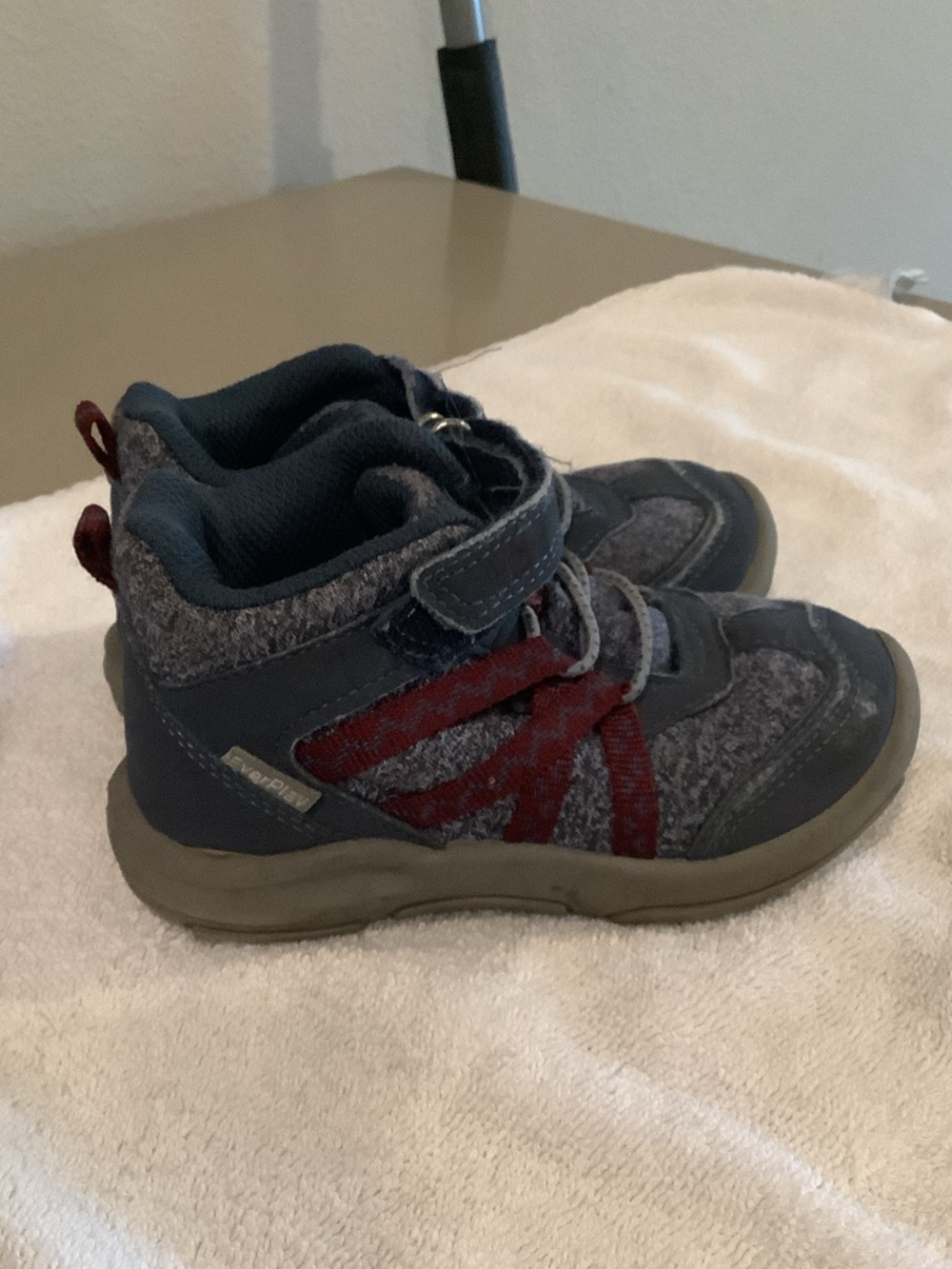 Kids Navy and Burgundy Sneakers - Brand Unknown